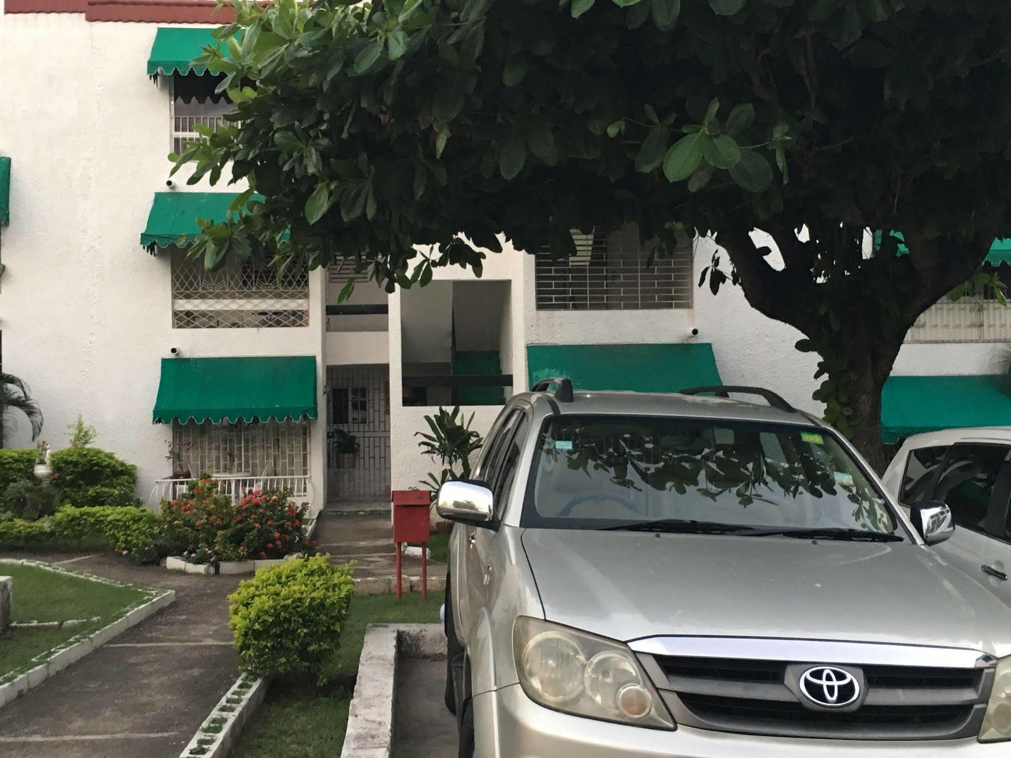 Abacus Jamaica The Zana Suites Kingston Zewnętrze zdjęcie